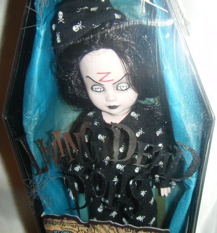 LIVING DEAD DOLLS Series 7/ SLOTH(Bed Time Sadie) - CRYPT